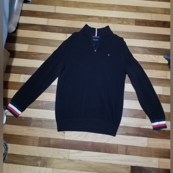 Tommy Hilfiger Sweater - Picture 1 of 3